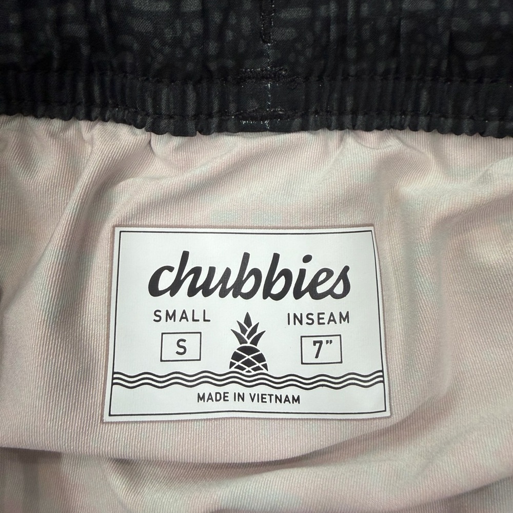 Chubbies Black geo print Swim Shorts - Picture 7 of 7